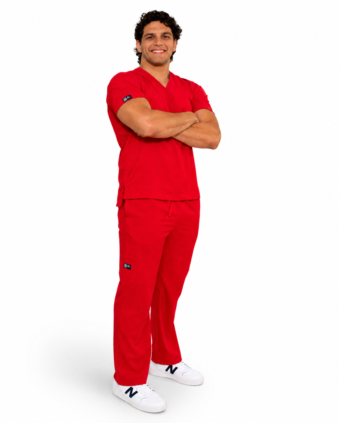 Personal sanitario usando scrub Rouge rojo de ISH Outfitters confeccionado con tela transpirable y diseño funcional.