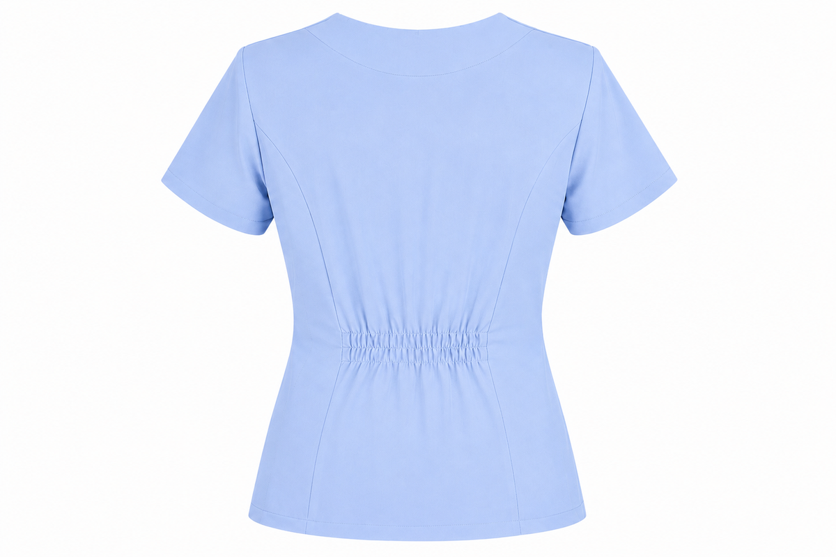 Top de scrub Celeste azul claro para dama vista frontal.